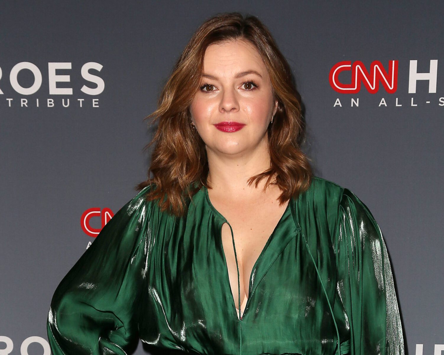 Amber Tamblyn Joins Fx Drama Pilot Y Everydaykoala