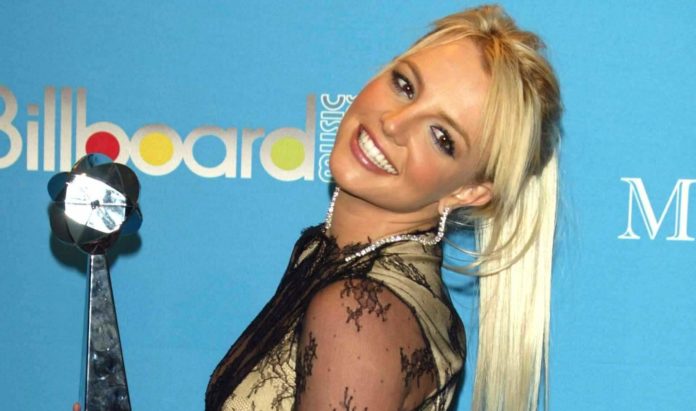 Britney Spears at the 2004 Billboard Music Awards