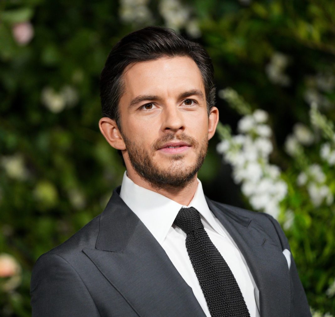 "Bridgerton" Star Jonathan Bailey Eyes The Role Of Fiyero In "Wicked ...