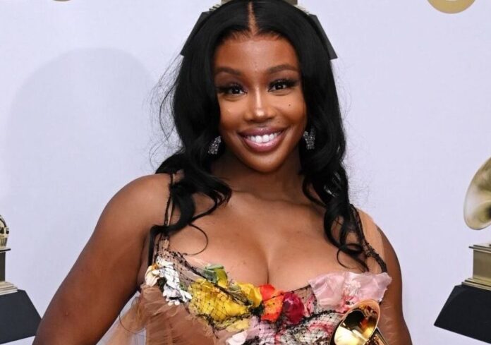 SZA at the 64th Annual Grammy Awards in April 2022